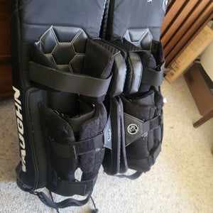 Vaughn Slr3 Goalie Leg Pads (Used)