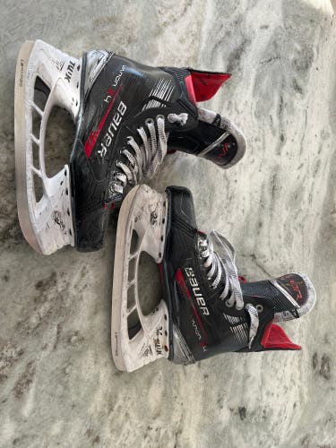 2023 Bauer Vapor X4 Hockey Skates 8.5 (Used)