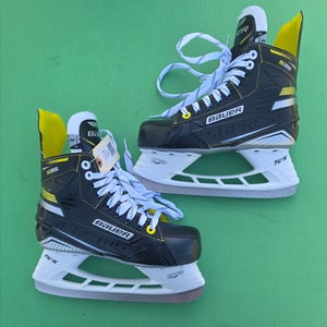 Junior Bauer Supreme S35 Hockey Skates Regular Width Size 3