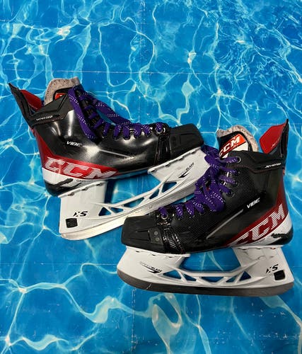 Senior CCM JetSpeed Vibe (SMU) Hockey Skates Regular Width 8.5 (Used)