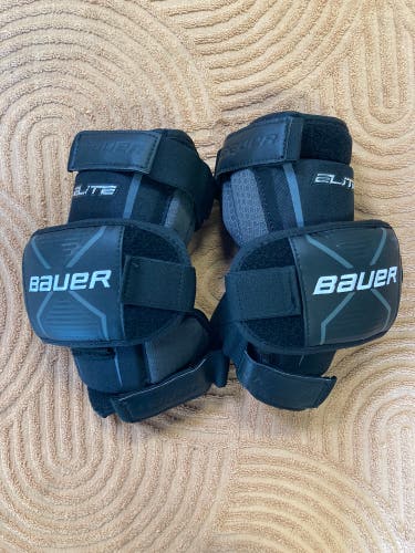 Intermediate Bauer Elite Knee Pads (Used)