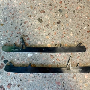True Shift DLC Size 4 Goalie Blades (Used)