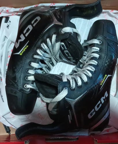 2024 CCM Tacks Vector Premier Hockey Skates Regular Width 7.5 (Used)