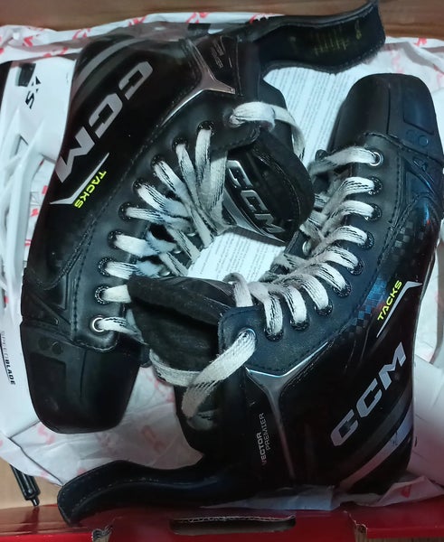 2024 CCM Tacks Vector Premier Hockey Skates Regular Width 7.5 (Used)
