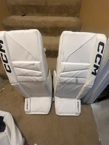 30" 2024 CCM EFlex 6.9 Goalie Leg Pads (Used)