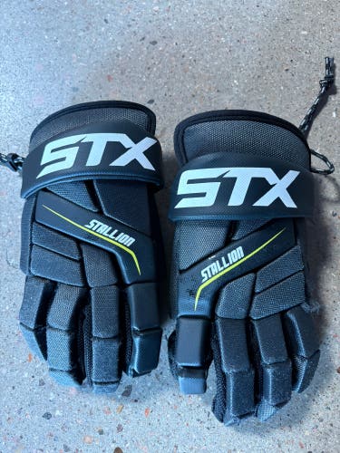 STX Stallion 200 Lacrosse Gloves Medium (Used)