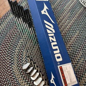 Men's 2023 Mizuno JPX 923 Forged Right Handed Iron Set Stiff Flex (Used)