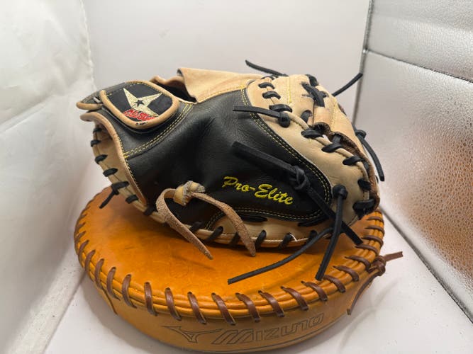 All Star RH CM3000SBT Baseball Glove