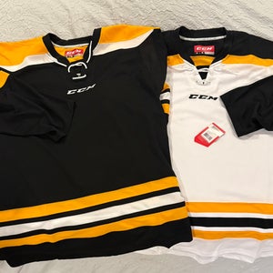 Pair of XL Adult Unisex CCM Jersey (New)