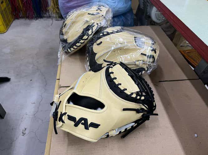 RH Catcher's Glove 33" (New)