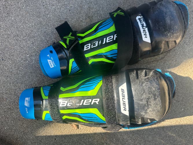 Youth Bauer X 9" Shin Pads (Used)