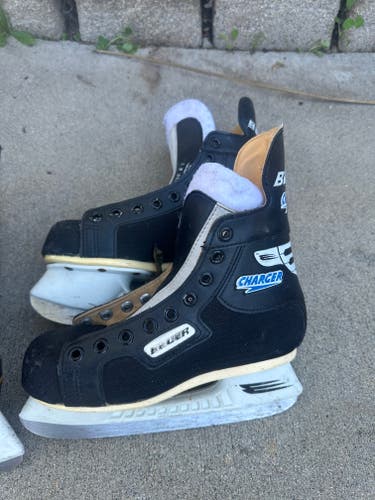 Bauer Charger Hockey Skates Regular Width Size 3 (Used)