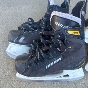 Bauer Supreme 140 Hockey Skates Regular Width Size 1 (Used)