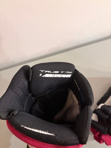 True Catalyst 9X5 Gloves 13" (Used)