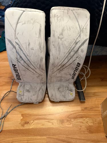 32" Bauer Vapor 3X Goalie Leg Pads (Used)