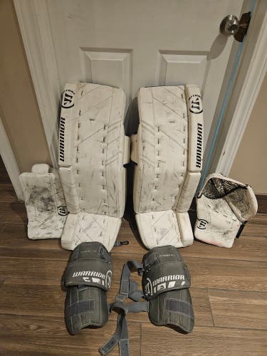 33" plus 1.5 2017 Warrior Regular Goalie Full Set