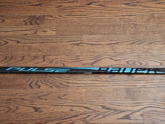 Intermediate Bauer Pulse Left Hand Hockey Stick 55 Flex (New)
