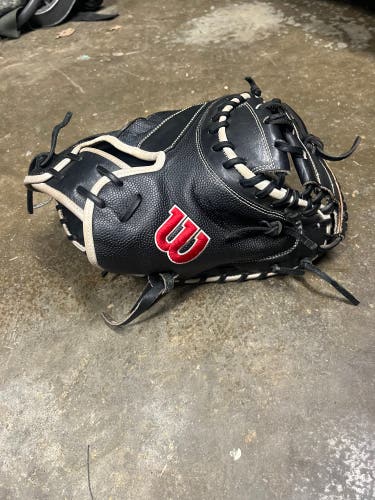 A2000 catchers mitt with superskin (no trades)