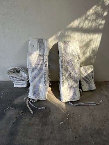 Bauer senior goalie set