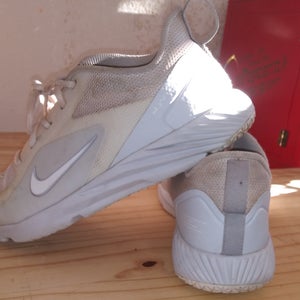 White Unisex Size M 7.5 (W 8.5) Nike Low Top Alpha Huarache 8 Pro Turf Turf Cleats (Used)