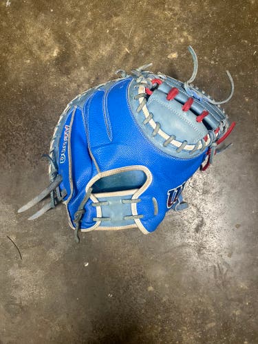 A2000 catchers mitt autism awareness model