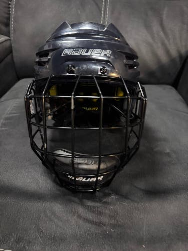 Bauer reakt helmet
