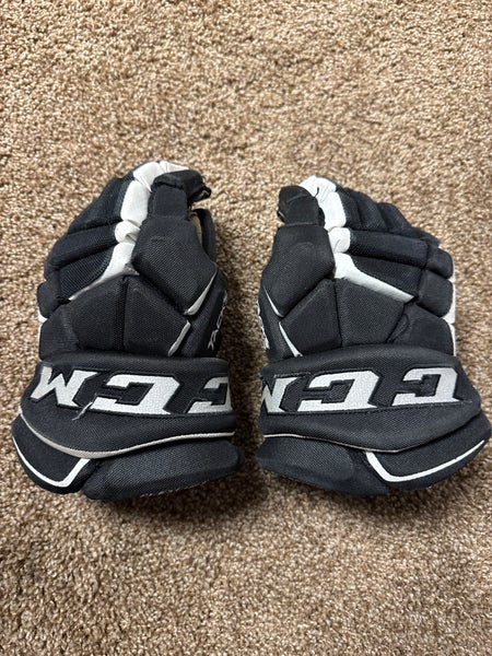 Black Used Junior CCM Tacks 9080 Gloves 11"