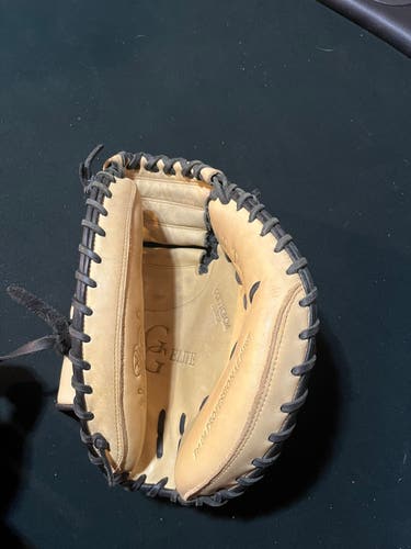 2022 Rawlings Gold Glove Elite RH Catcher's Baseball Glove 33" (Used)