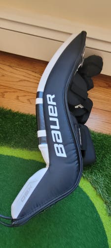Used Bauer PRODIGY 24 INCH PADS NEW Goalie Leg Pads Youth White 24" 11860-S000303678