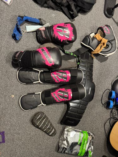 REVGEAR KIDS DELUXE KICKBOXING KIT - PINK bag, helmet, pads, guards, etc