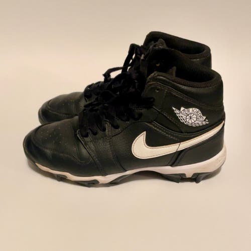Used Nike AIR JORDAN BASEBALL CLEATS BB/SB Cleats Black Junior SZ 4