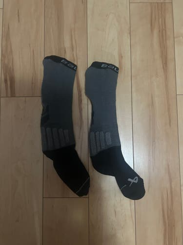Large Bauer Pro360 Socks (Used)