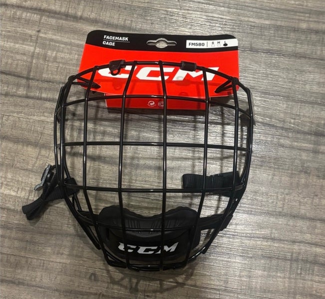 CCM FM580 Hockey Facemask Cage Senior Large Black New with Hardware