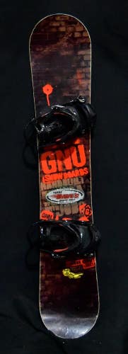 GNU CARBON CREDIT SNOWBOARD SIZE 154 CM WITH LARGE BINDINGS