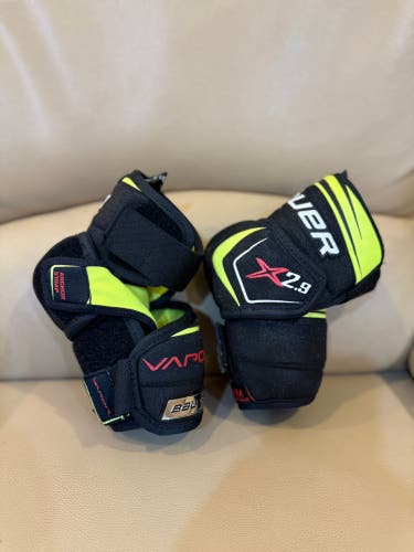 Junior Medium Bauer Vapor X2.9 Elbow Pads (Used)