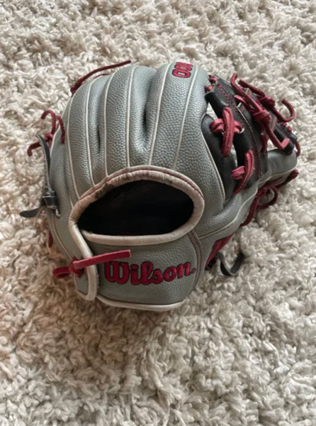 Used 2022 Infield 11.5" A2000 Baseball Glove