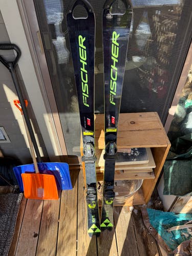 Fischer 145 cm RC4 Skis (Used)