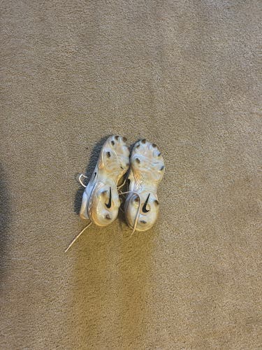 White Men's Size M 10.0 (W 11.0) Adult Nike React Low Top Metal (Used)