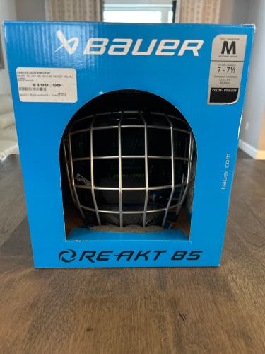 Medium Bauer Re-Akt 85 Helmet (New)