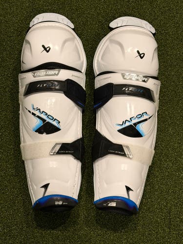Intermediate Bauer Vapor Flylite 14" Shin Pads (Used)