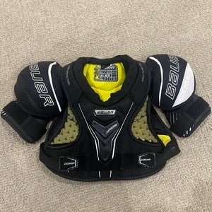 Used Junior Bauer Supreme Comp Hockey Shoulder Pads (Size: Medium)