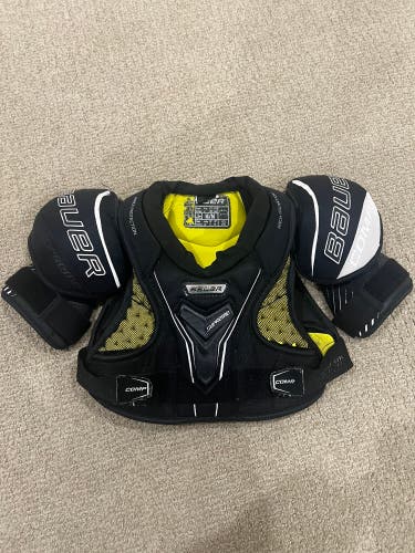 Used Junior Bauer Supreme Comp Hockey Shoulder Pads (Size: Medium)