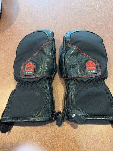 Black Small / Medium Kids Unisex Hestra Gloves (Used)