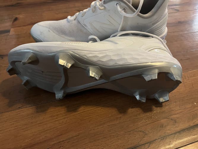 White Men's Size 13.0 (W 14.0) Adult New Balance (Used)