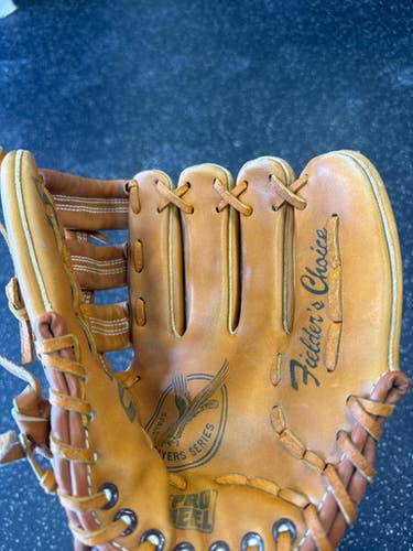 Used Spalding 42-247 BB/SB Glove RH Throw Brown 11 1/2" 11849-S000036020