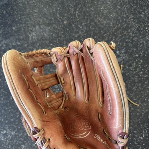 Used MAG MAG PLUS BB/SB Glove RH Throw Brown 11 1/2" 11849-S000036019