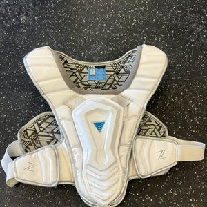 Used True ZE Lacrosse Shoulder Pads White LG 11849-S000036041