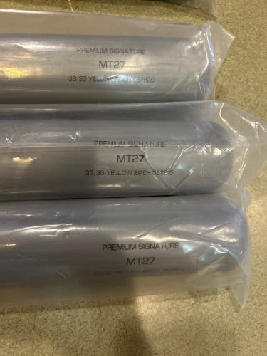 3 Bats. Premium Signature B45 Bat (-3) 30 oz 33" (New) Model MT27