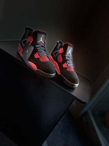 Men's Size M 10.0 (W 11.0) Jordan Shoes (New)