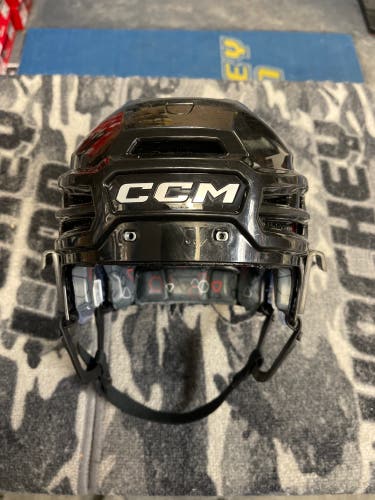 Medium CCM Tacks 920 Helmet (Used)